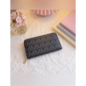 NWT MFK Collection Daniel Milan Model Women’s Signature Wallet w/ Wristlet Strap